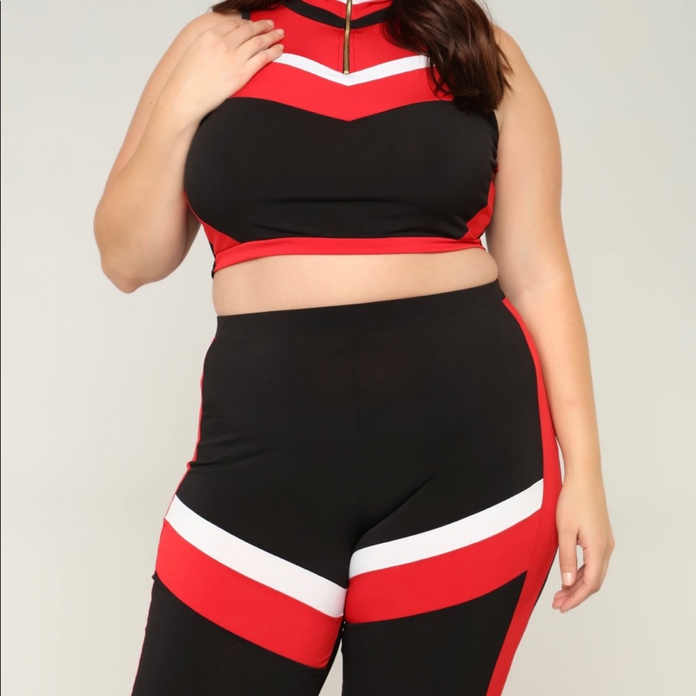 Colorblock Short Set - Picture 3 of 9
